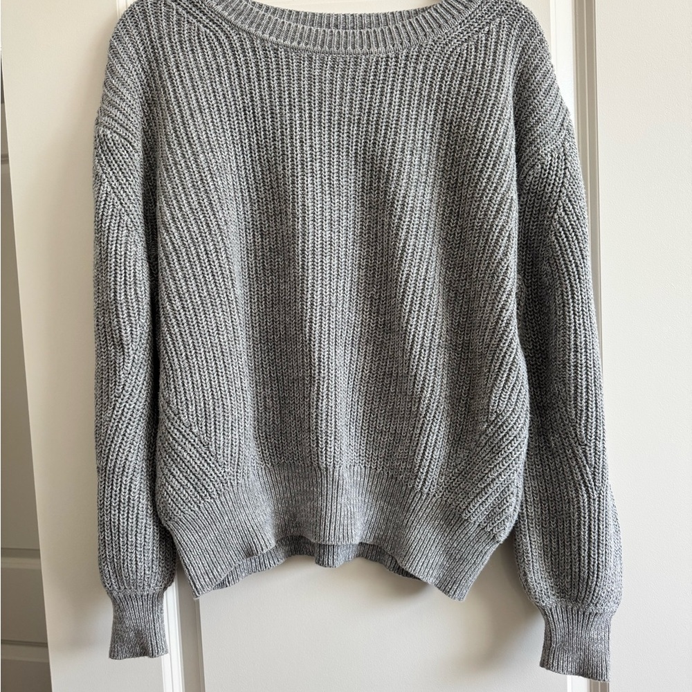 GAP Women's Gray Crew Neck Sweater